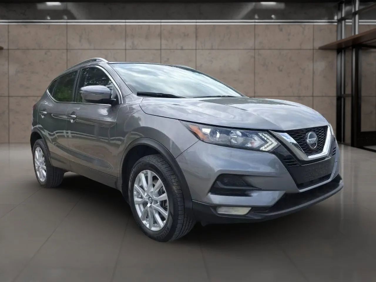 Used 2021 Nissan Rogue Sport SV FWD image 3