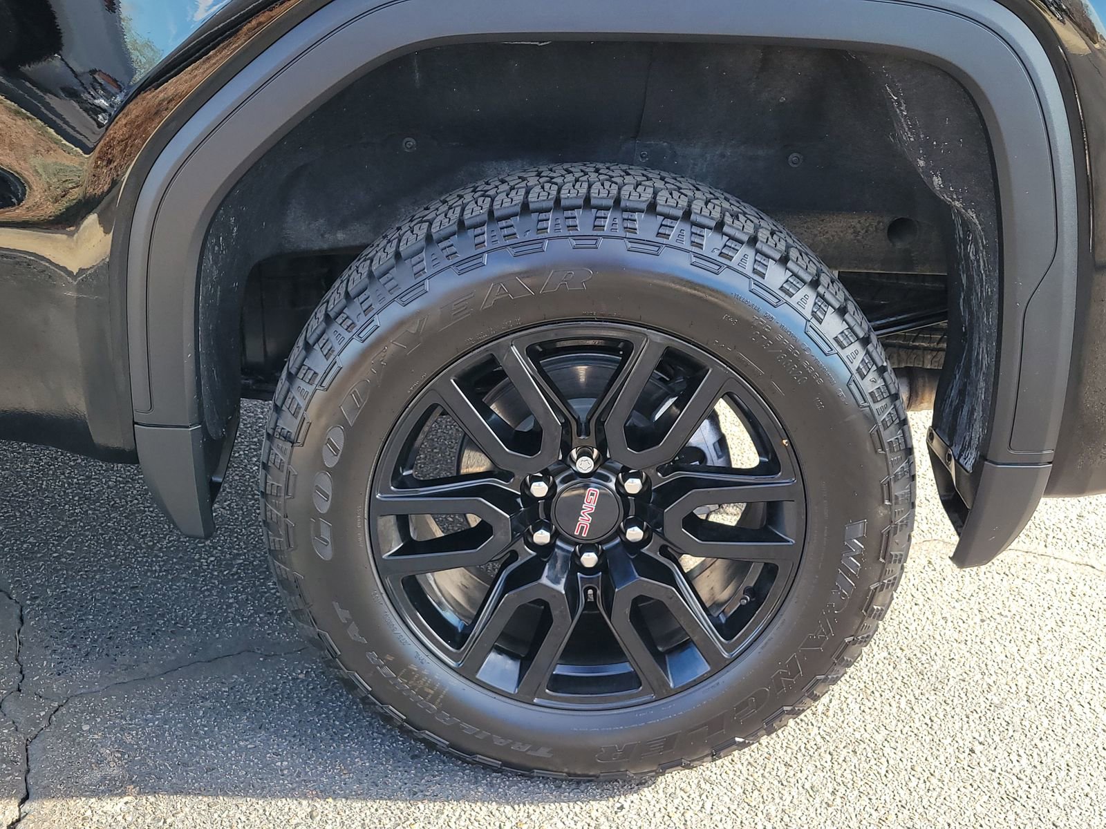 Used 2025 GMC Sierra 1500 Elevation w/ Preferred Package image 13