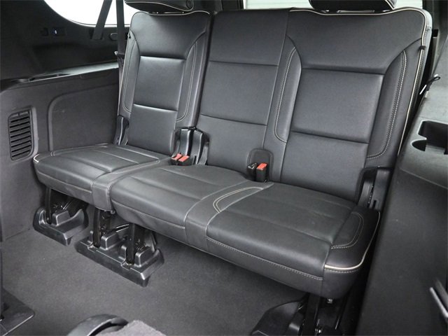 Used 2023 Chevrolet Suburban Premier image 17