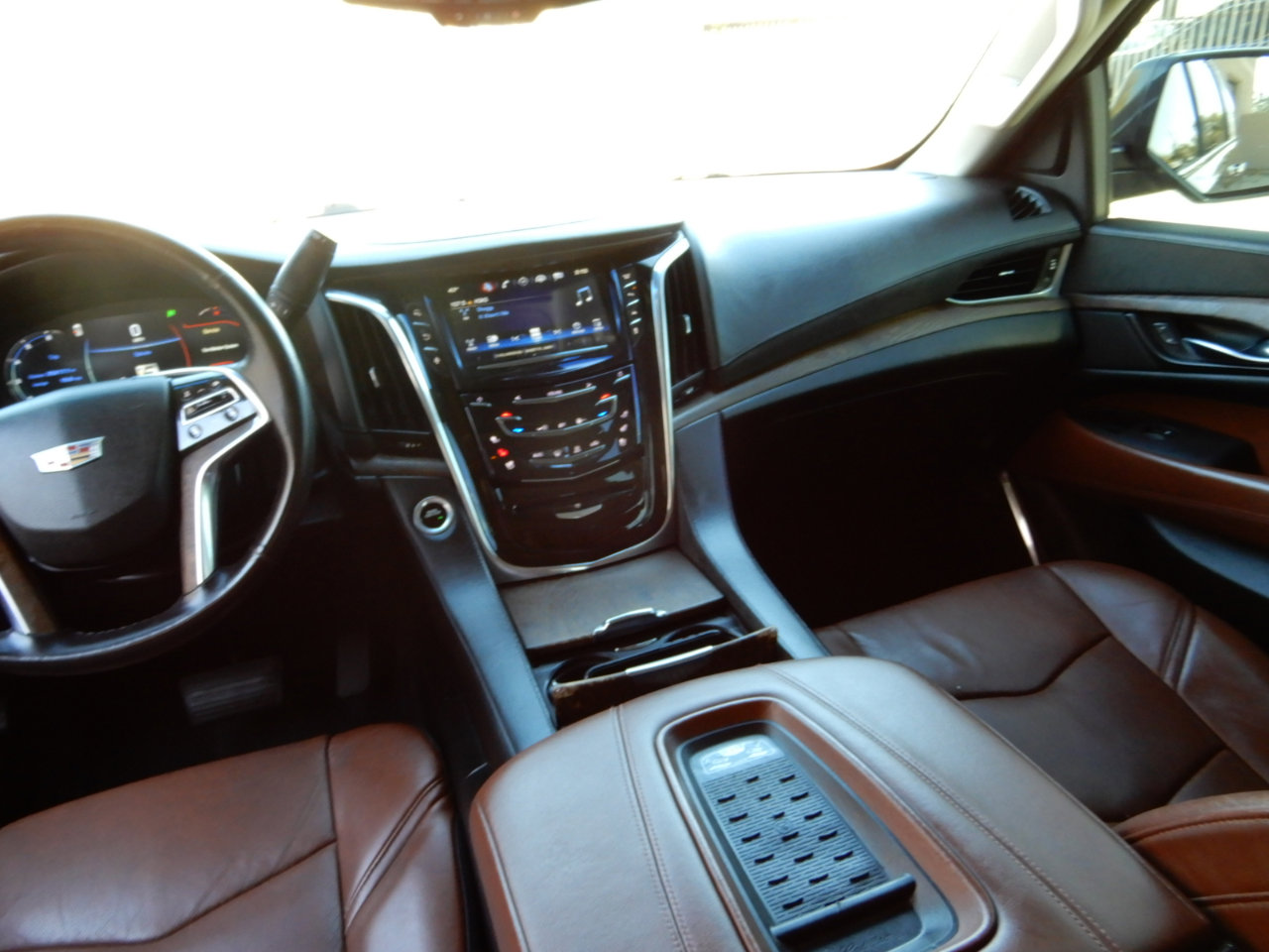 Used 2016 Cadillac Escalade Luxury image 21