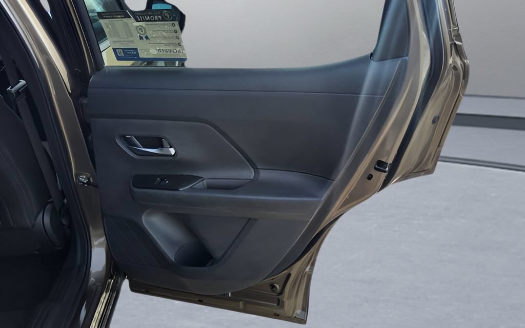 New 2026 Nissan Kicks SR w/ SR Premium Package FWD image 39