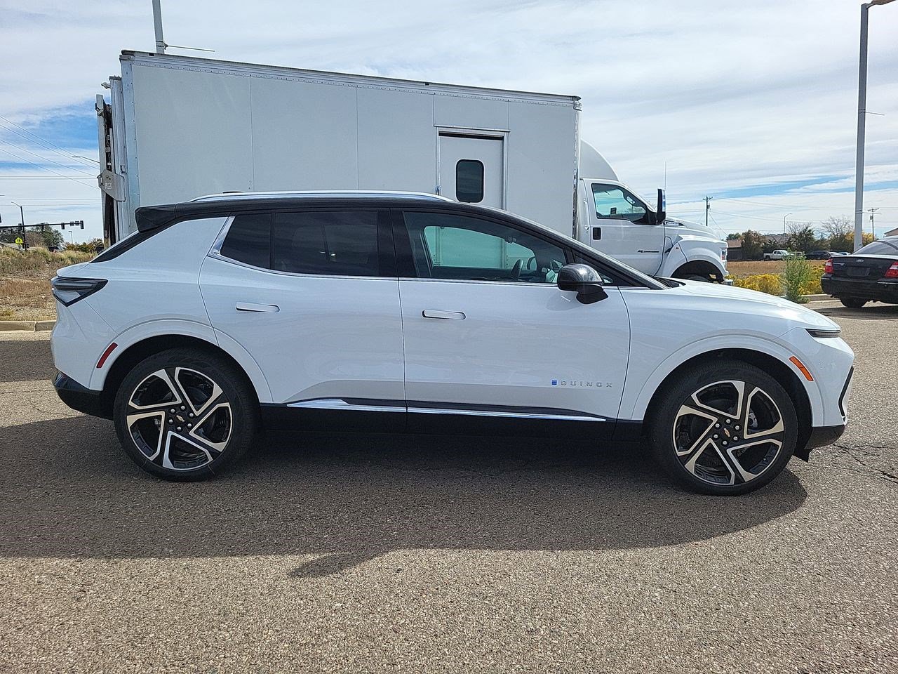 New 2026 Chevrolet Equinox EV LT image 9