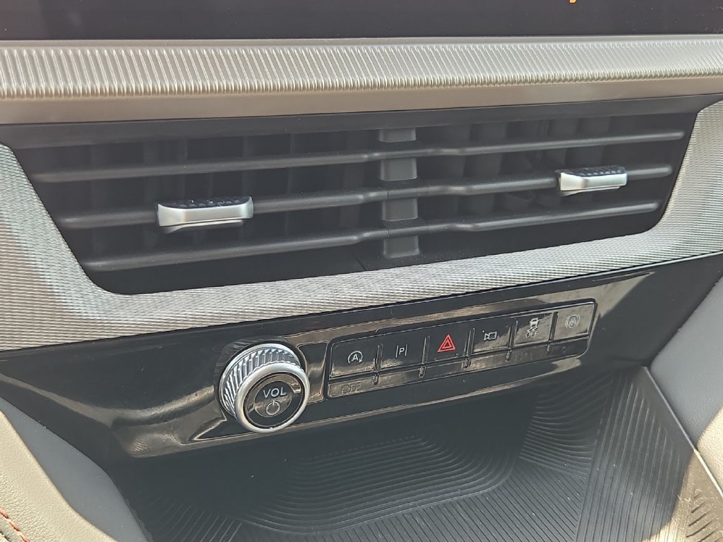 Used 2025 Ford Explorer Active RWD image 22