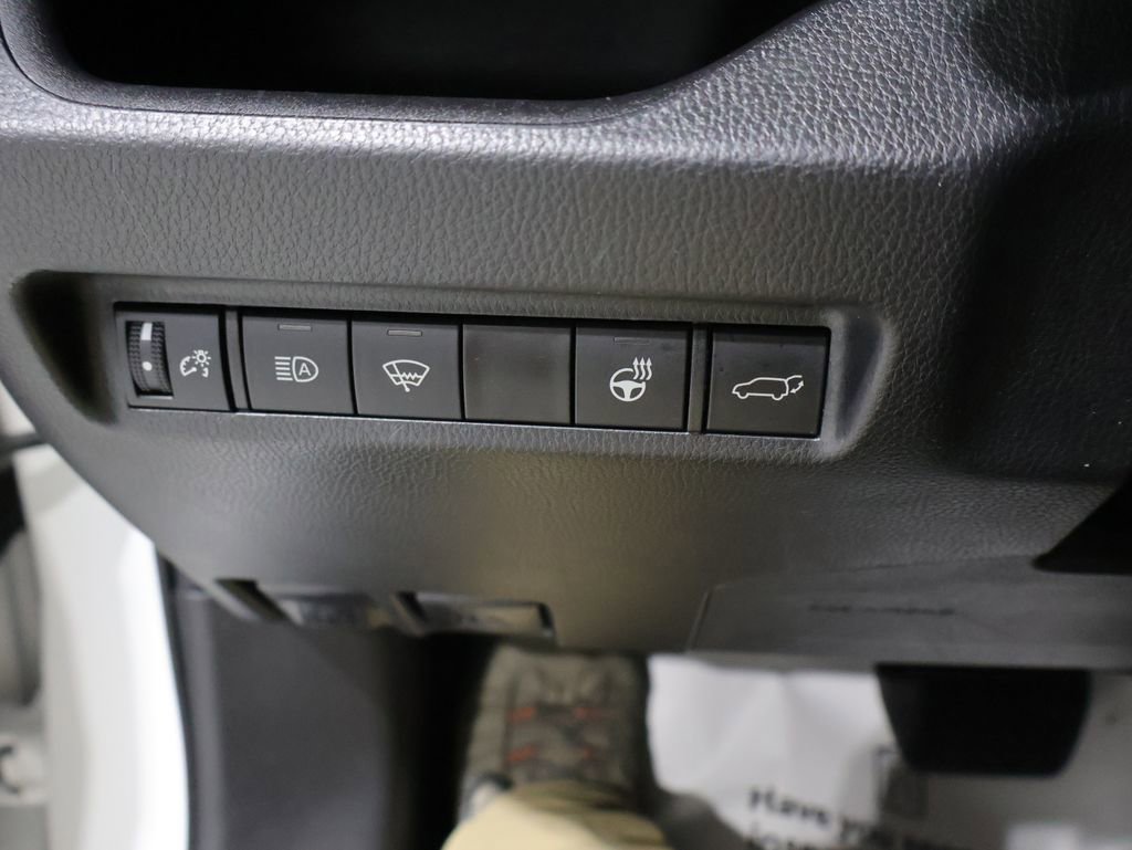 Used 2022 Toyota RAV4 XLE Premium image 33