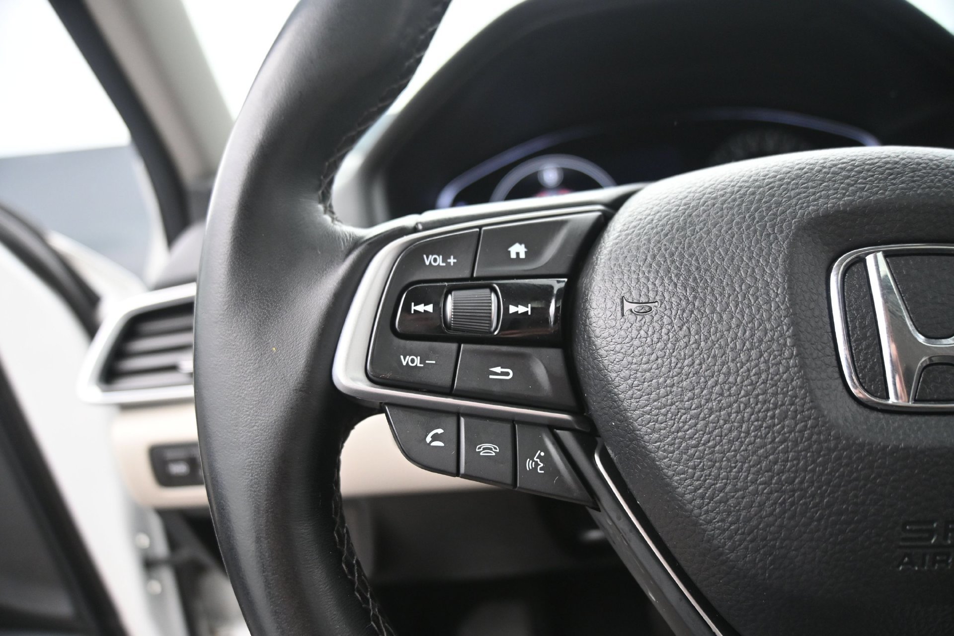 Used 2019 Honda Accord Touring image 27