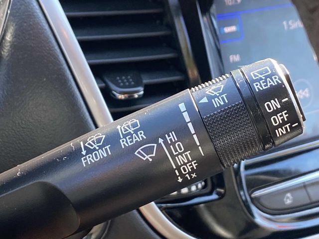 Used 2022 Chevrolet Trax LT w/ LT Convenience Package image 13