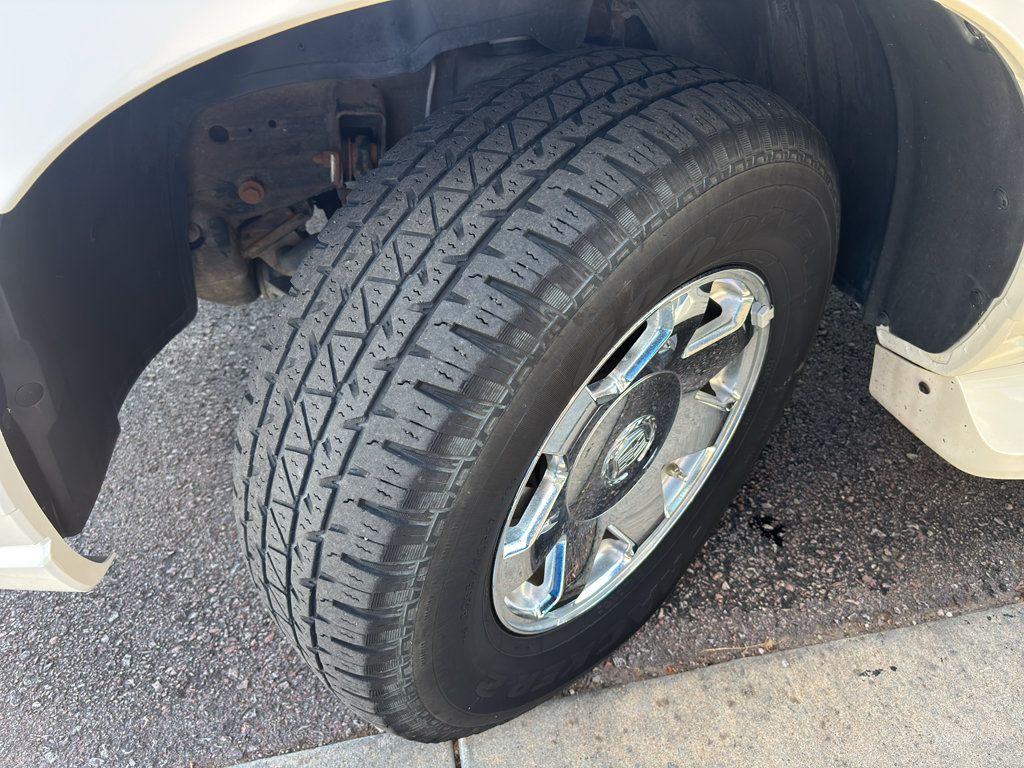 Used 2005 Cadillac Escalade EXT AWD/4WD image 34
