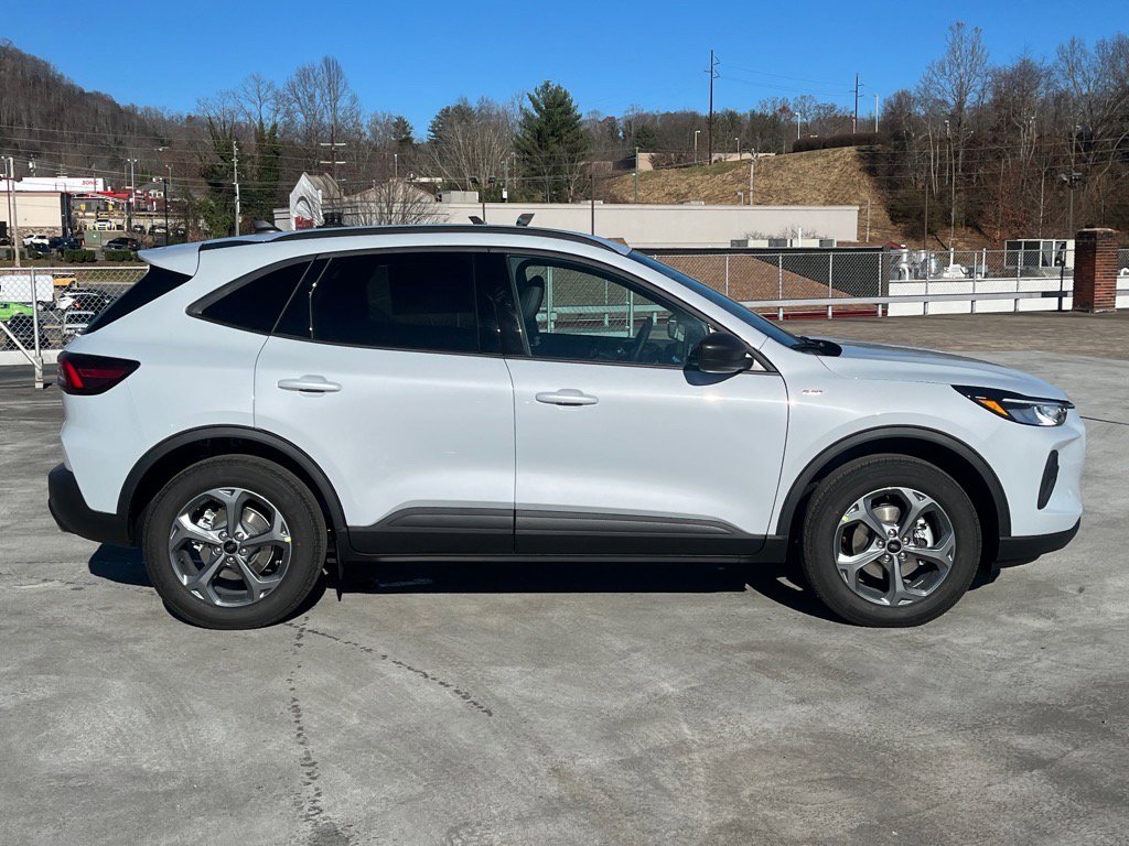 New 2026 Ford Escape ST-Line w/ Tech Pack #1 image 2