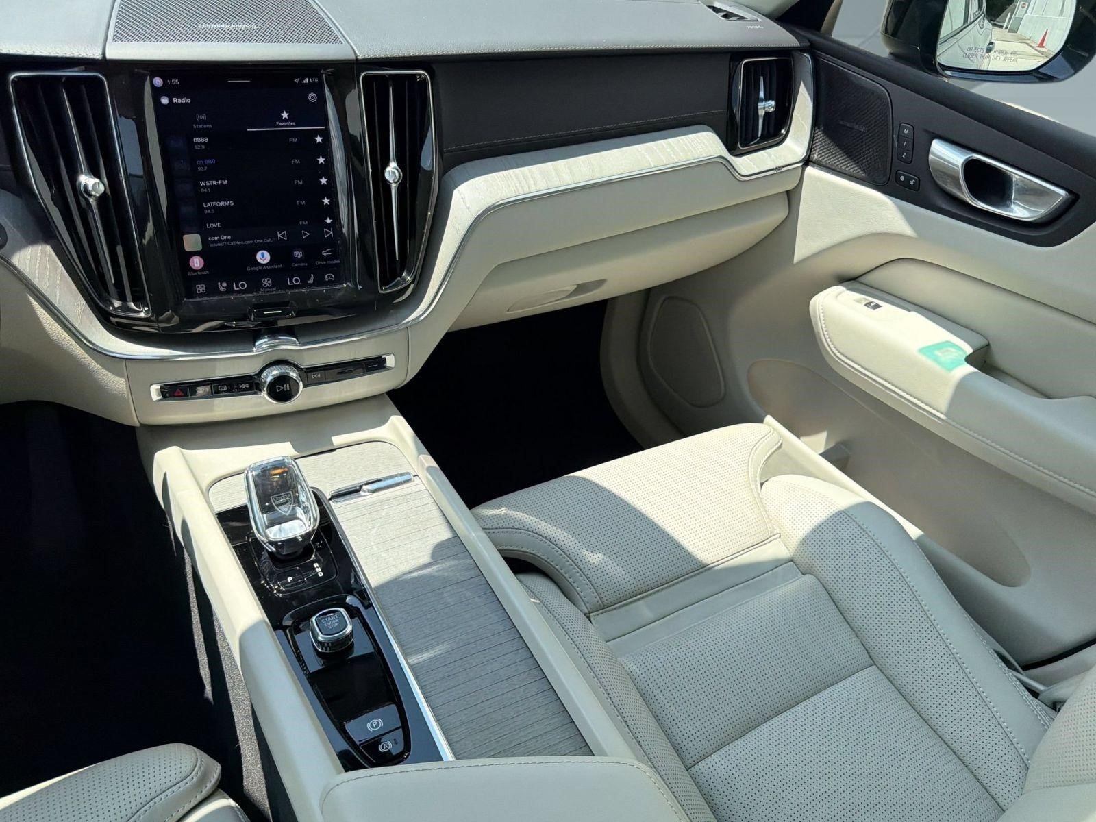 Certified 2024 Volvo XC60 B5 Ultimate w/ Protection Package Premier AWD/4WD image 27