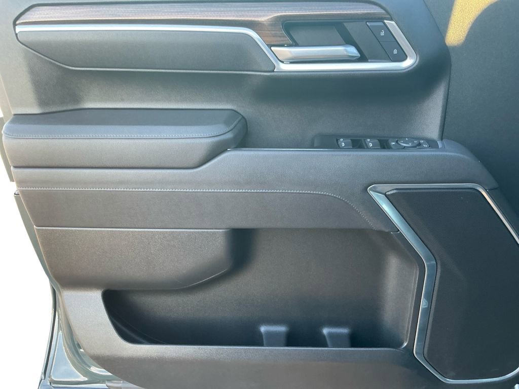 Used 2025 Chevrolet Silverado 1500 LT image 23