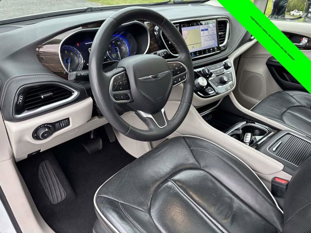 Used 2023 Chrysler Pacifica Limited FWD image 9