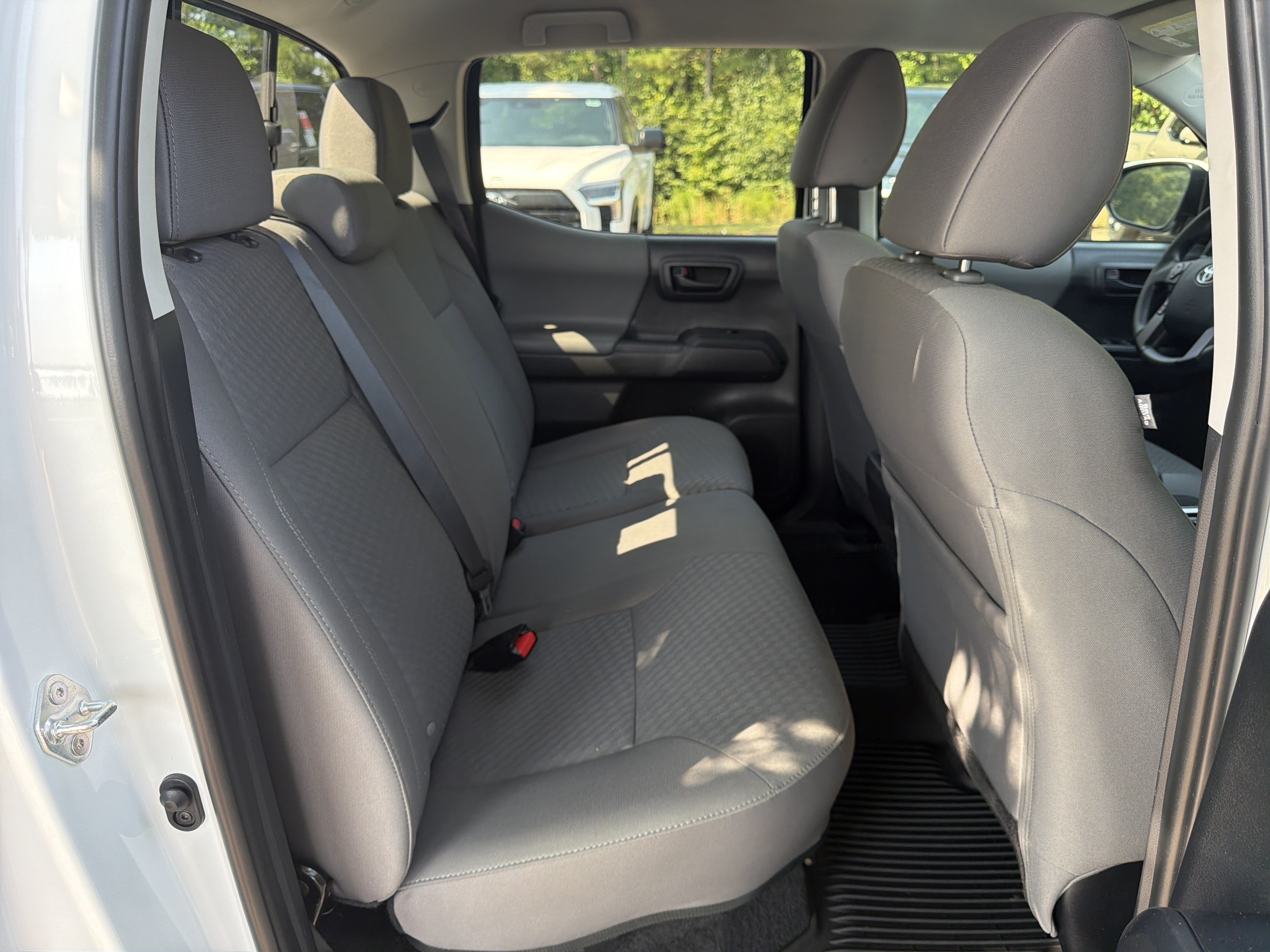 Used 2023 Toyota Tacoma SR AWD/4WD image 15