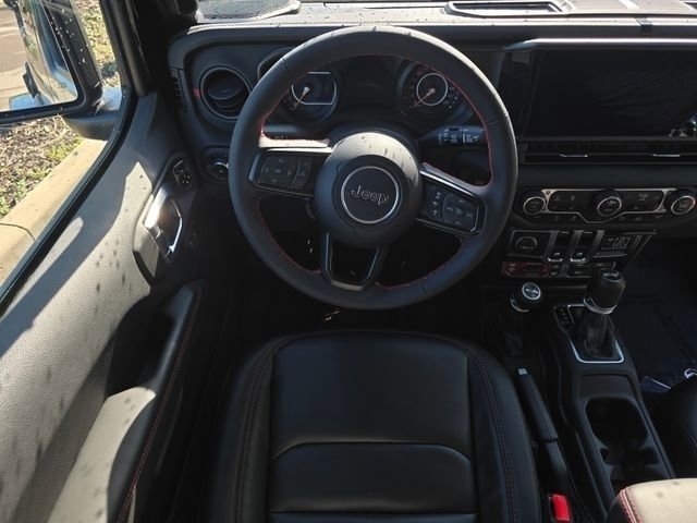 Used 2024 Jeep Wrangler Rubicon AWD/4WD image 4
