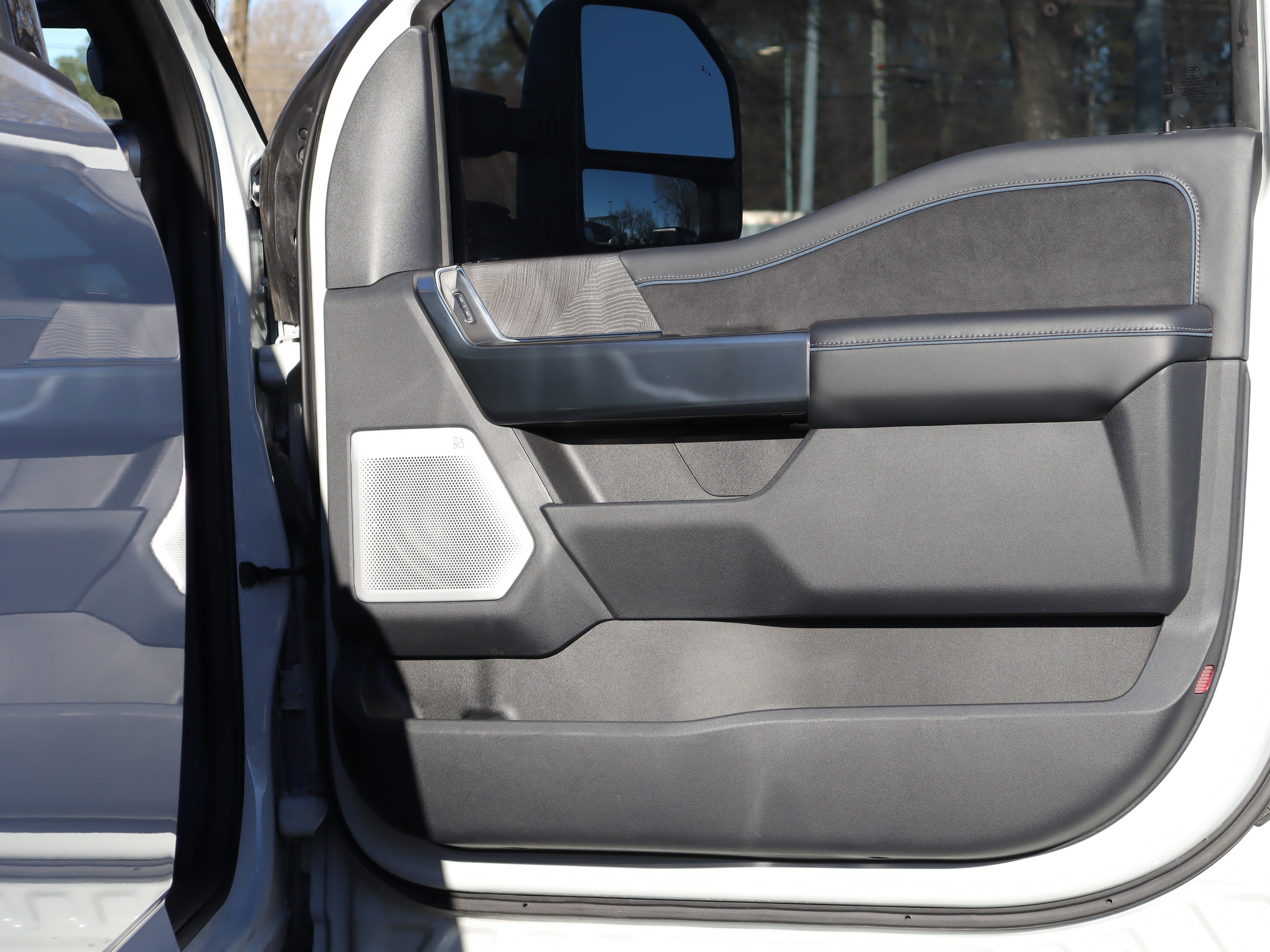 Used 2025 Ford F350 Platinum image 27