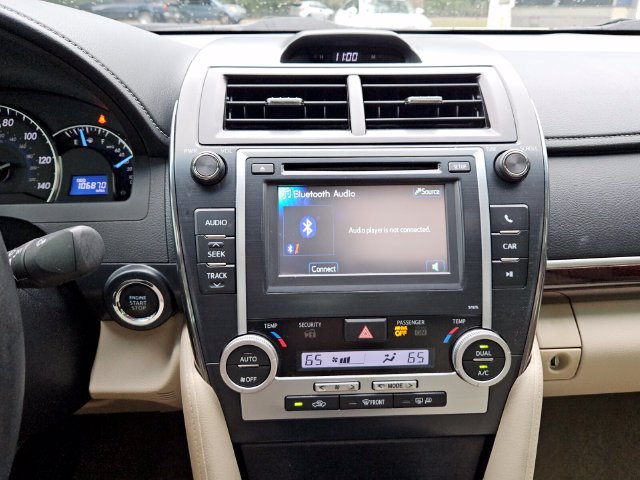 Used 2014 Toyota Camry XLE w/ Leather Package FWD image 18