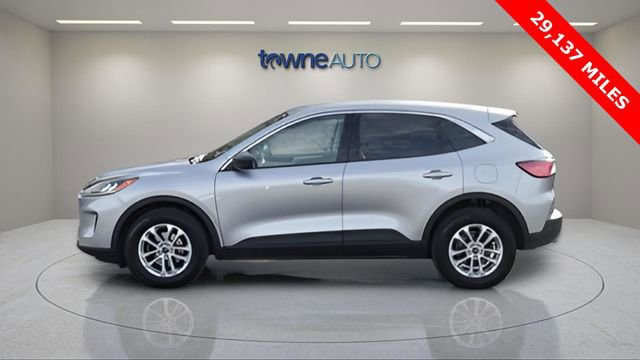 Used 2022 Ford Escape SE image 2