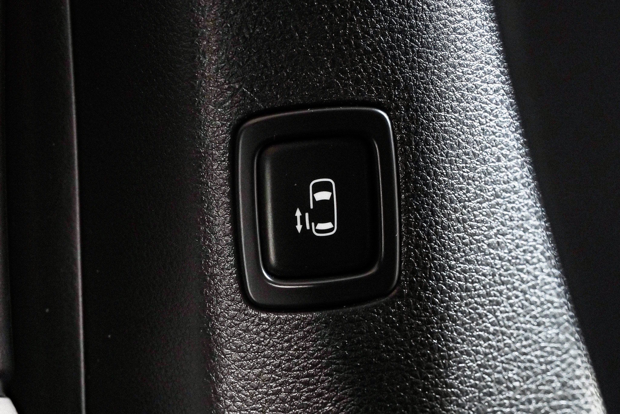 Used 2024 Kia Carnival LX FWD image 29