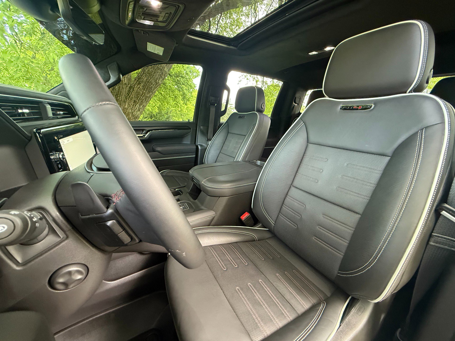 Used 2024 GMC Sierra 1500 AT4X image 35