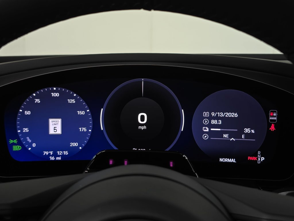 New 2026 Porsche Macan Electric RWD image 15