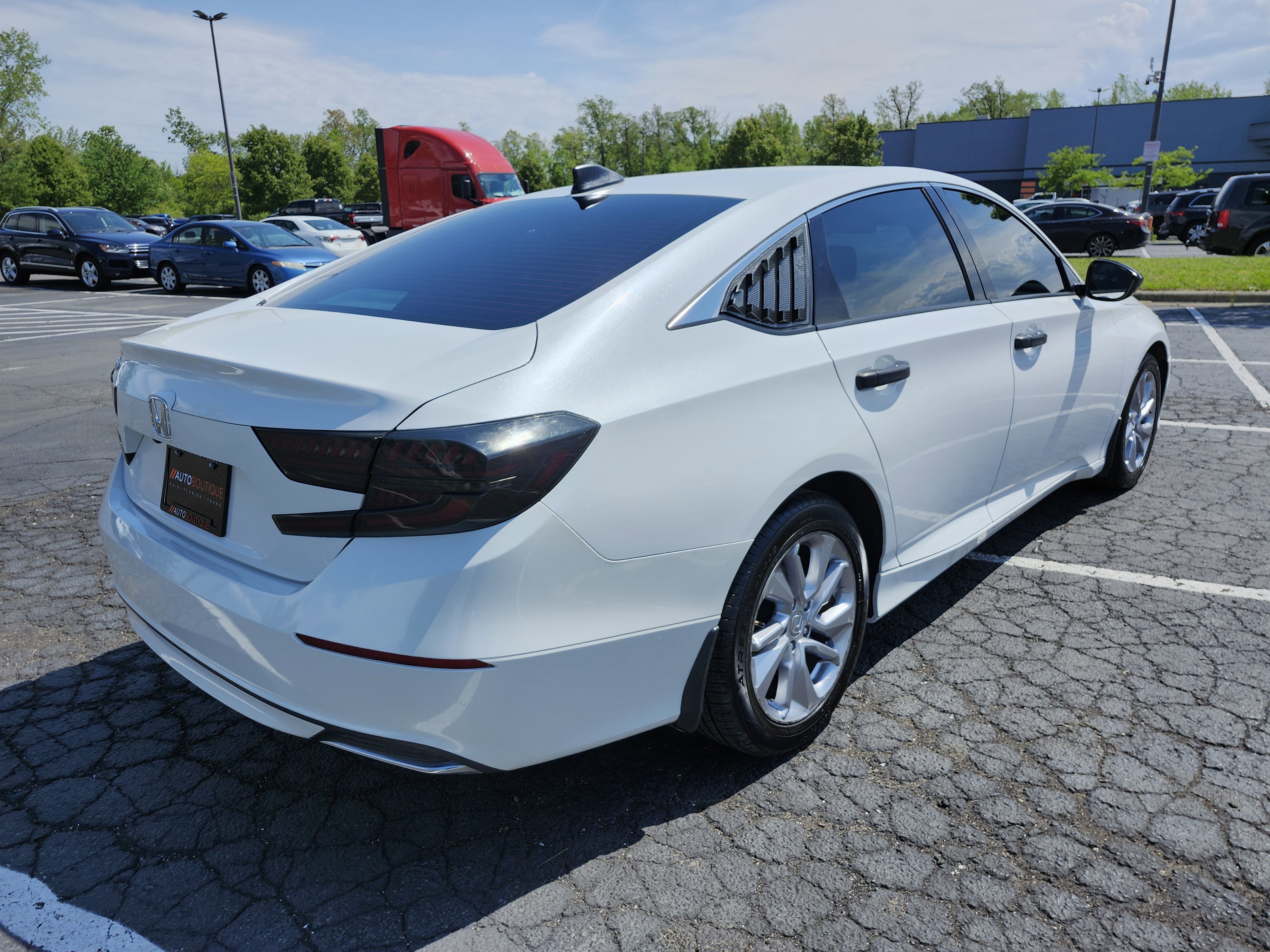 Used 2018 Honda Accord LX image 15
