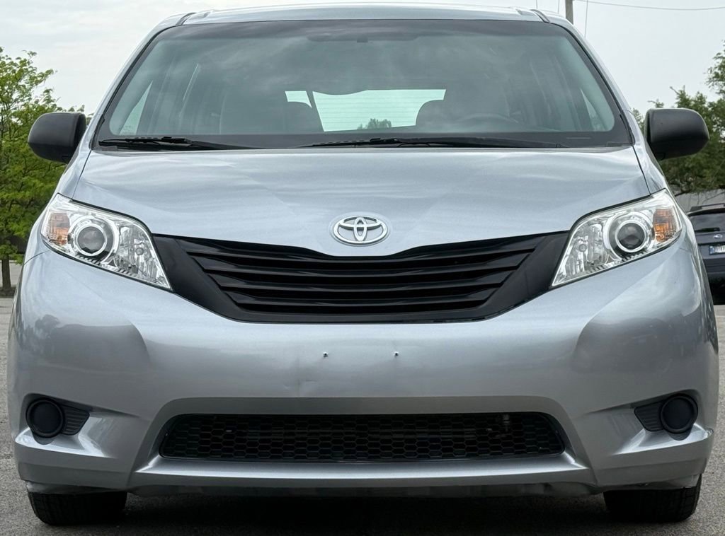 Used 2017 Toyota Sienna L FWD image 9