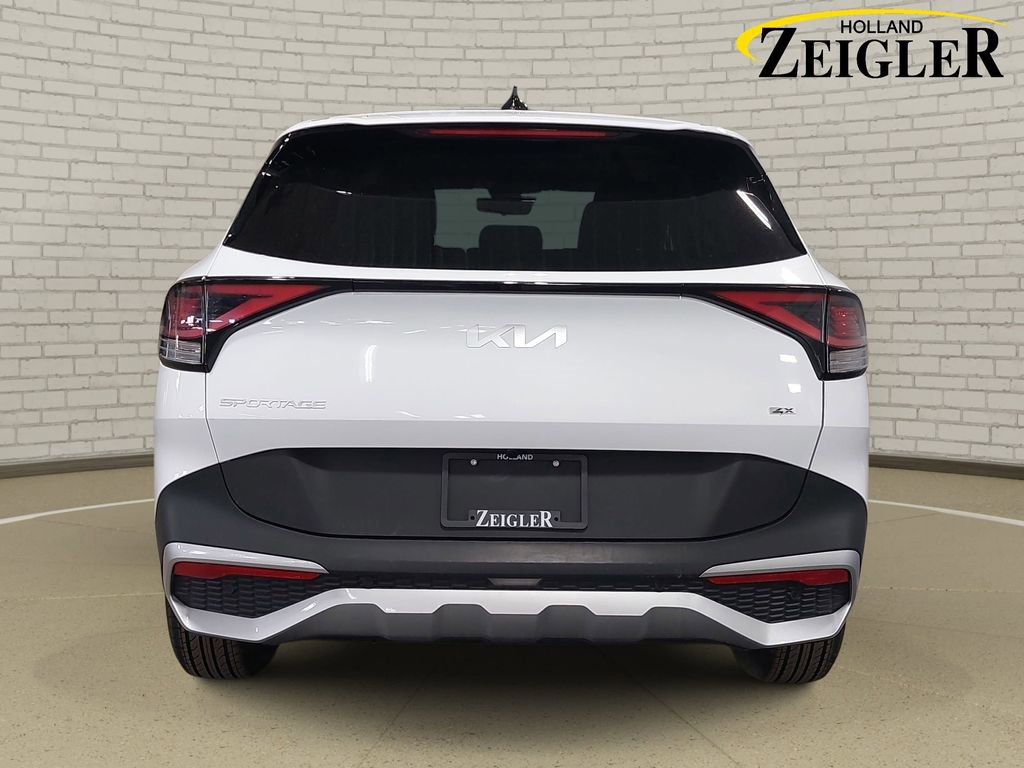 Used 2025 Kia Sportage LX image 6