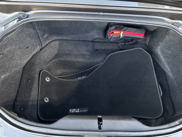 Used 2017 FIAT 124 Spider Lusso RWD image 28