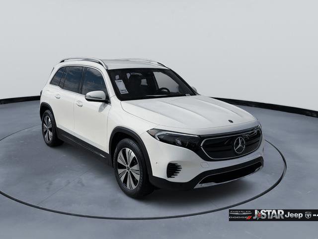 Used 2023 Mercedes-Benz EQB 300 4MATIC image 3