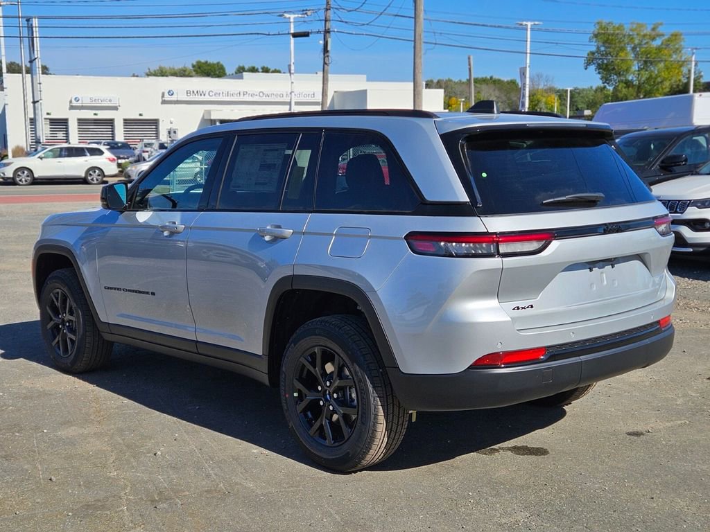 New 2025 Jeep Grand Cherokee Altitude image 3