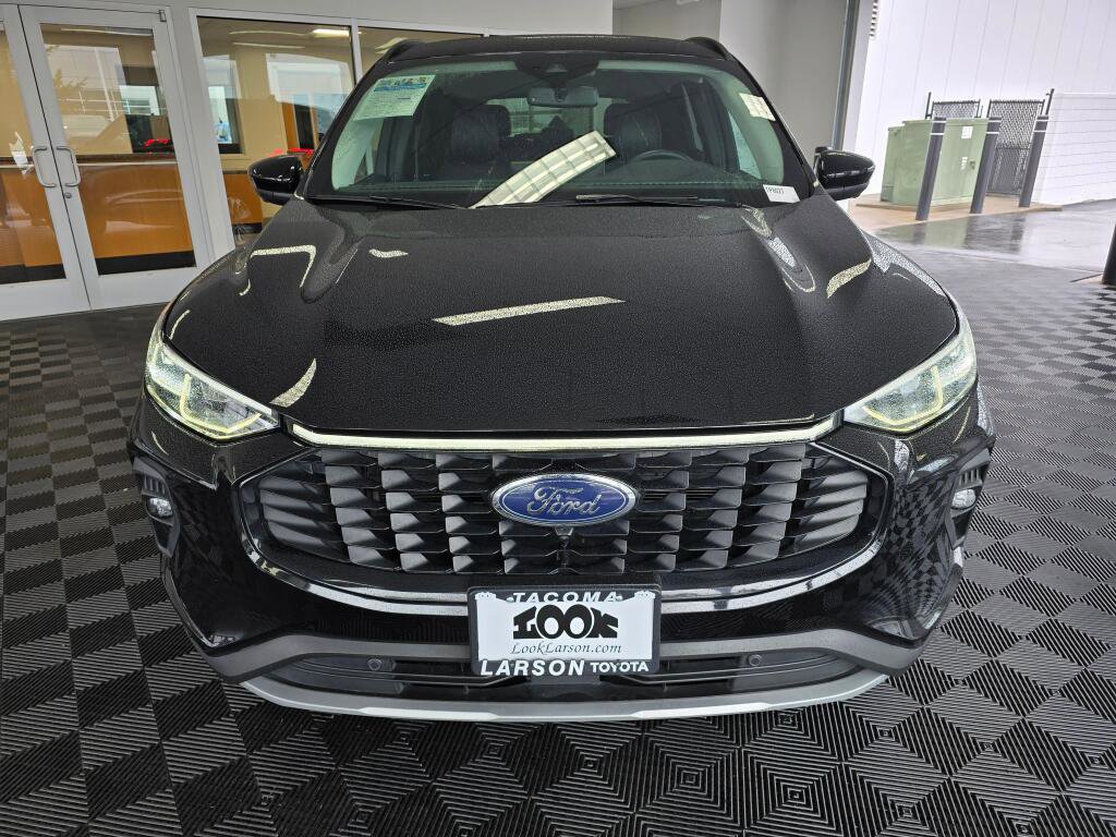 Used 2024 Ford Escape Platinum image 8