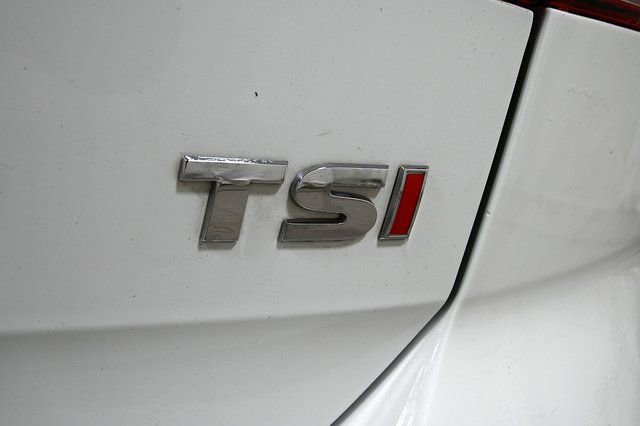 Used 2017 Volkswagen Golf S image 18