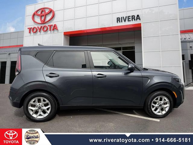 Used 2023 Kia Soul LX w/ LX Technology Package image 4