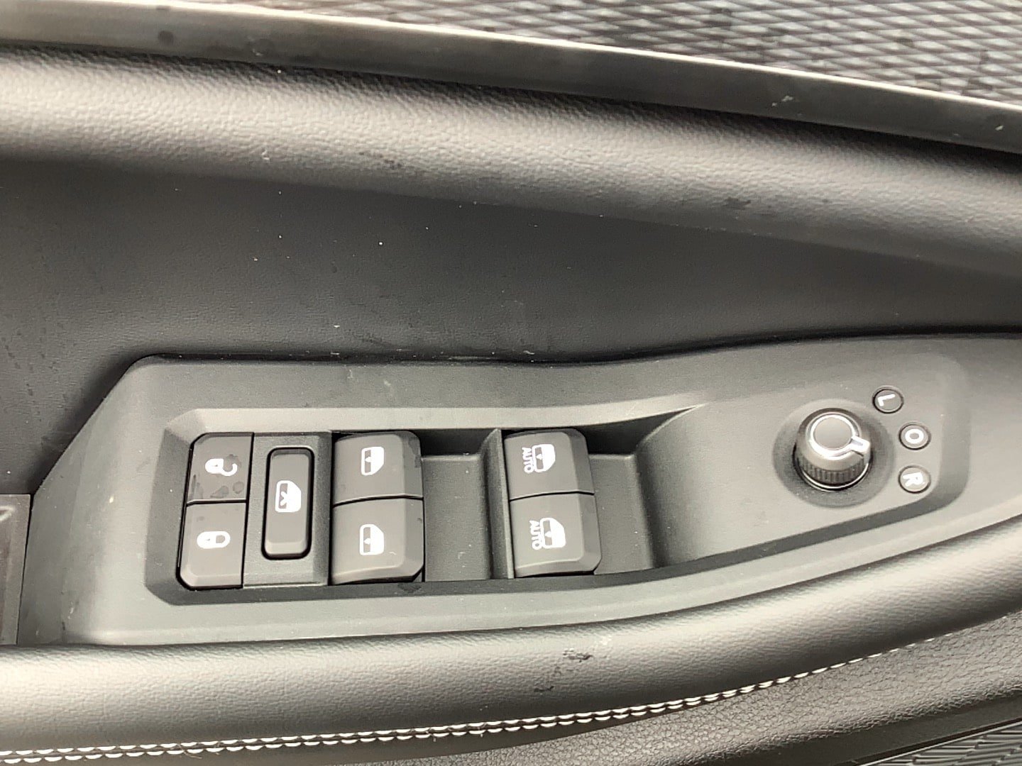 New 2027 Jeep Grand Cherokee Laredo X AWD/4WD image 10