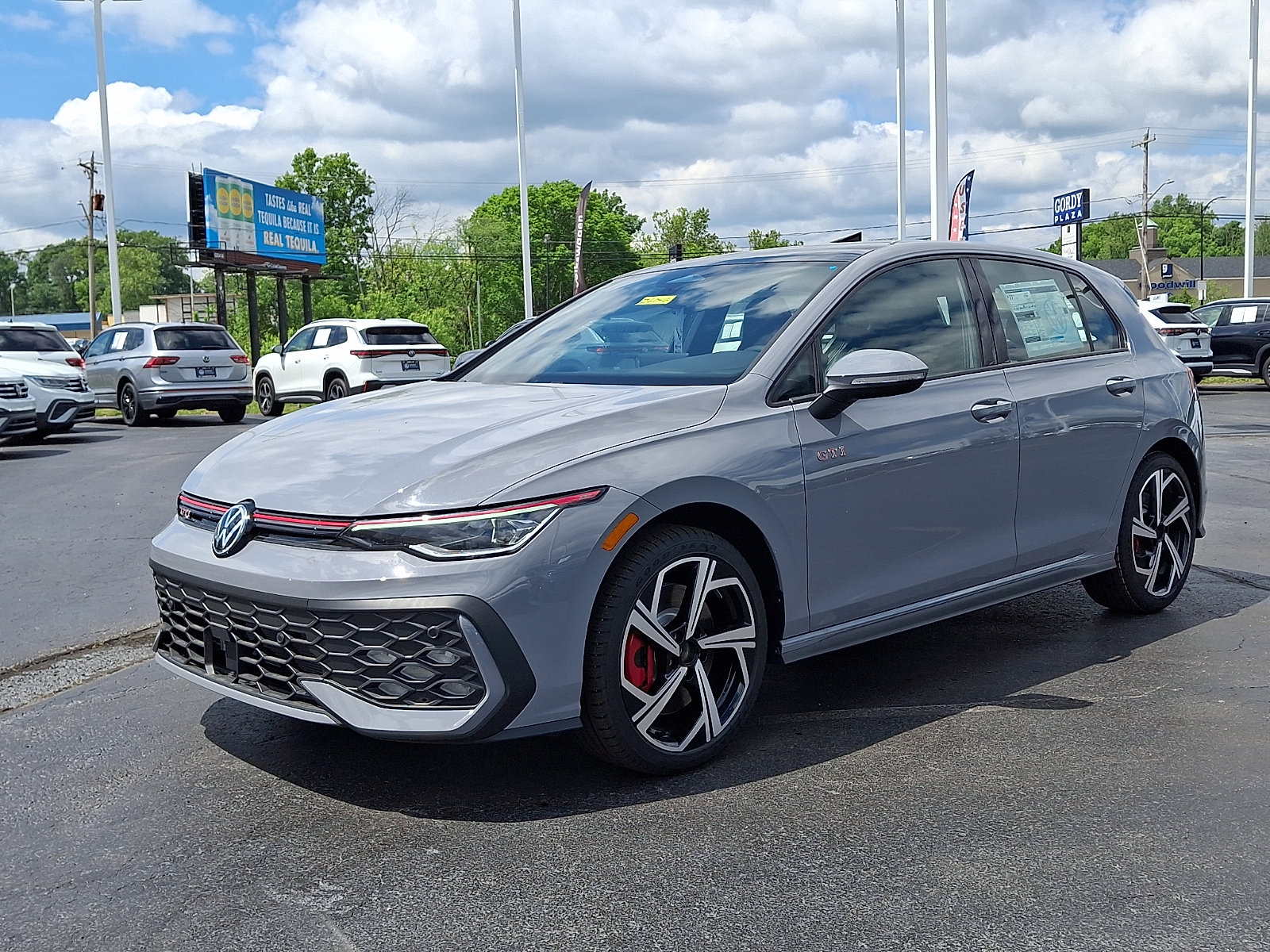 New 2026 Volkswagen GTI SE FWD image 2