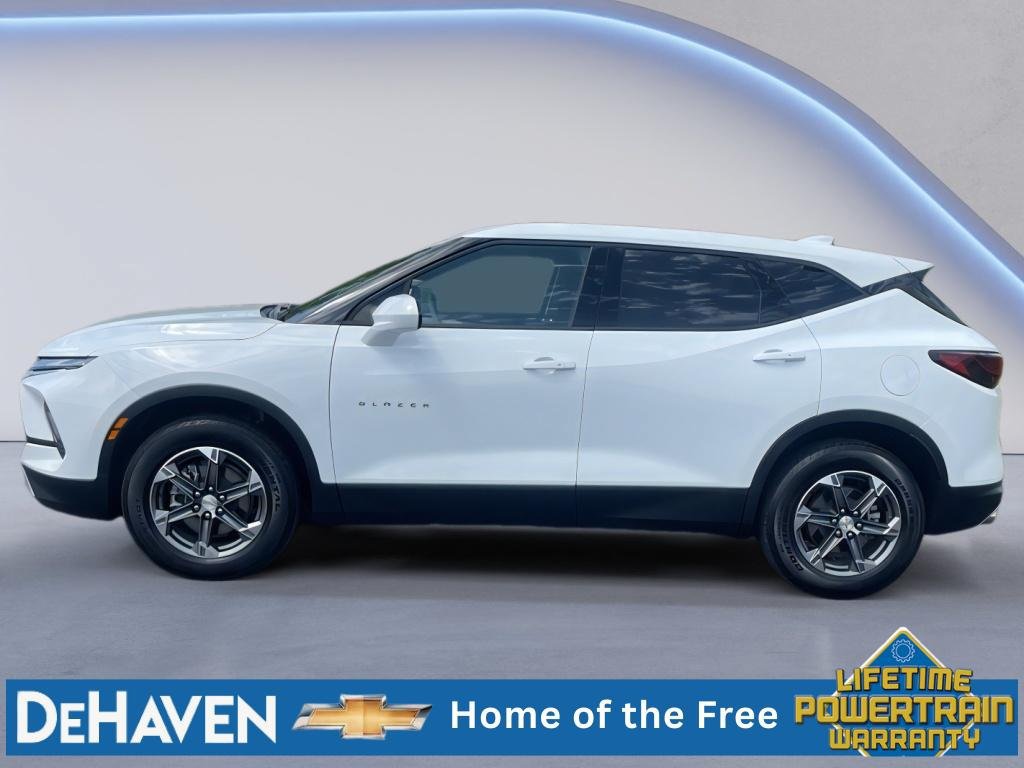 Used 2025 Chevrolet Blazer LT AWD/4WD image 3