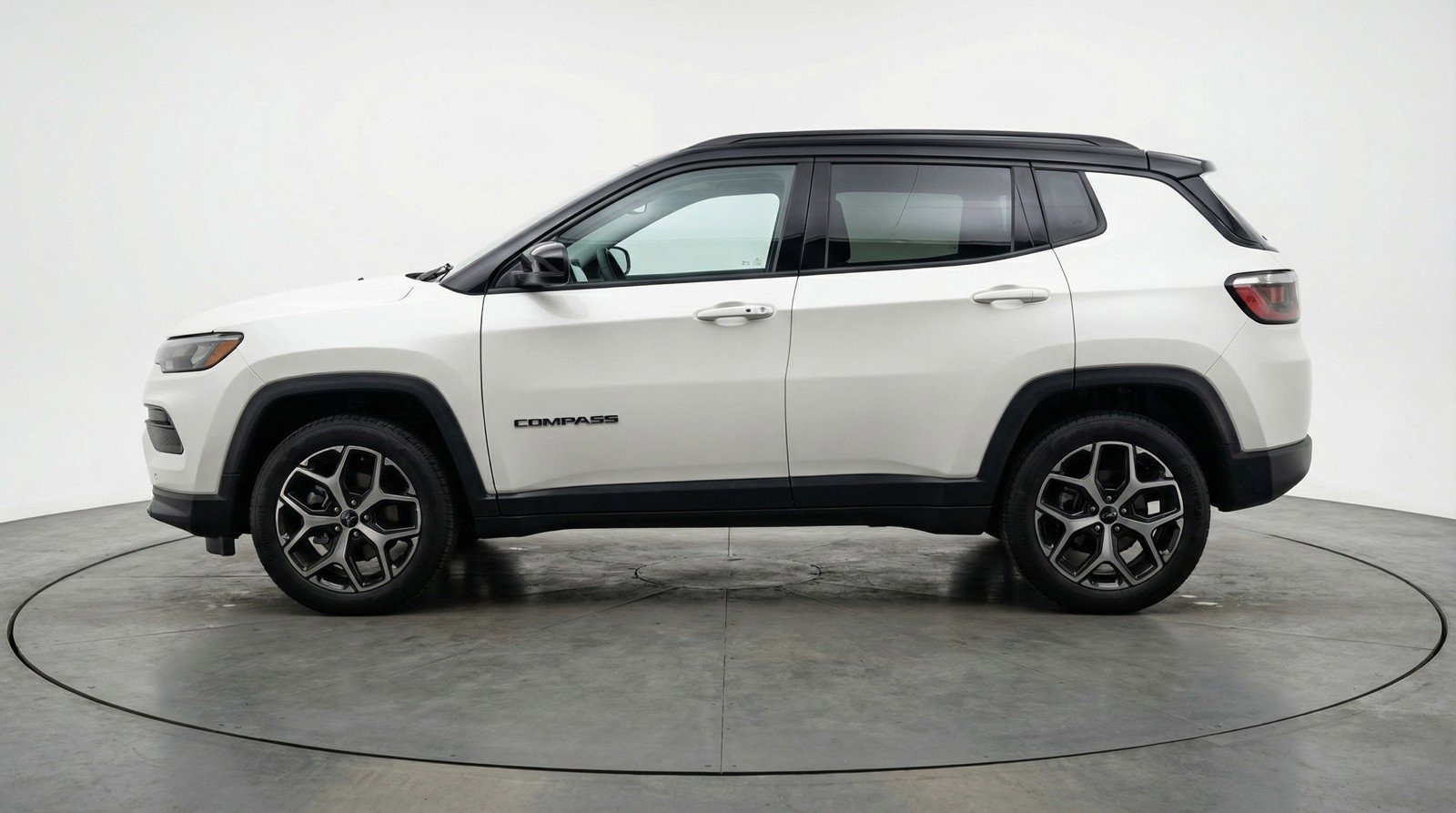 Used 2025 Jeep Compass Limited AWD/4WD image 5
