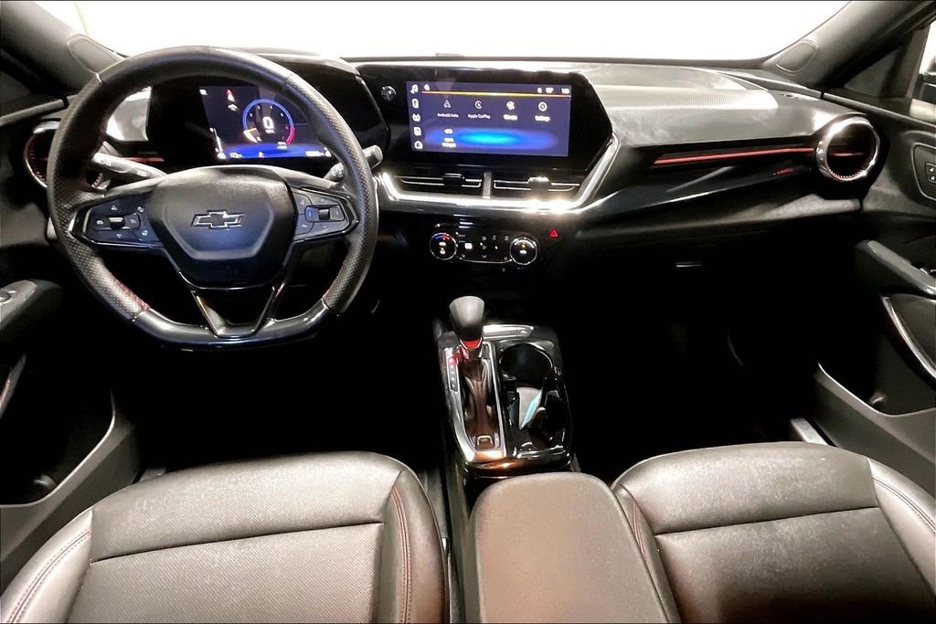 Used 2025 Chevrolet Trax RS w/ Sunroof Package image 18