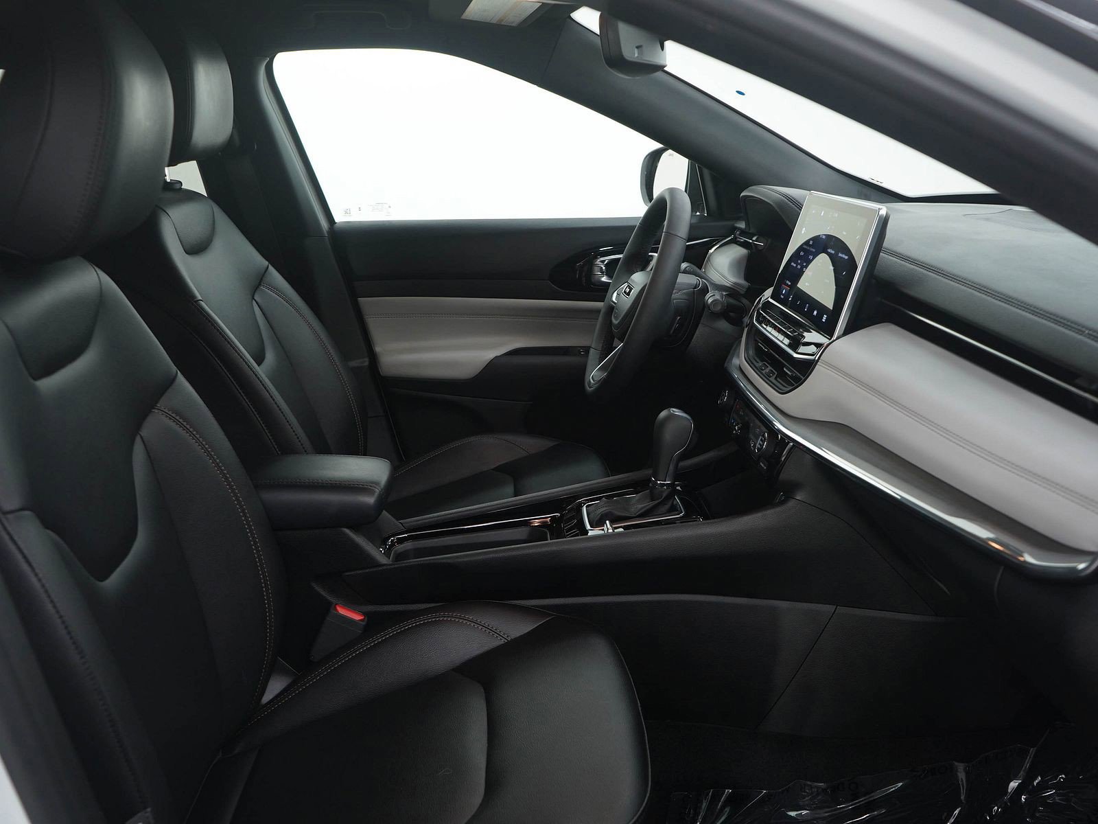 Used 2024 Jeep Compass Limited image 11