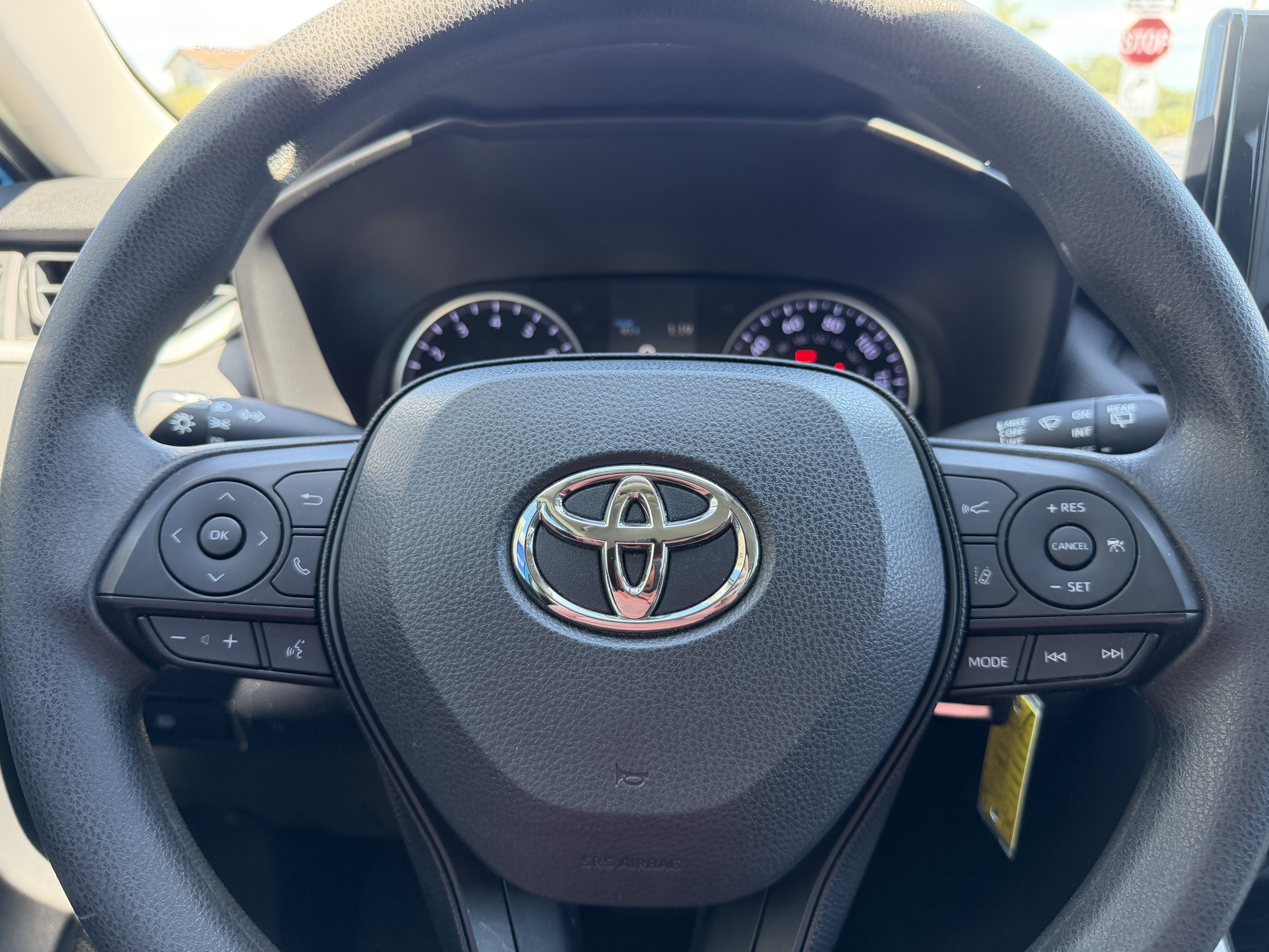 Used 2020 Toyota RAV4 LE FWD image 26
