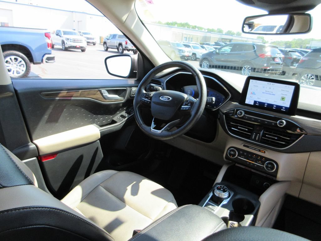 Used 2020 Ford Escape Titanium AWD/4WD image 24