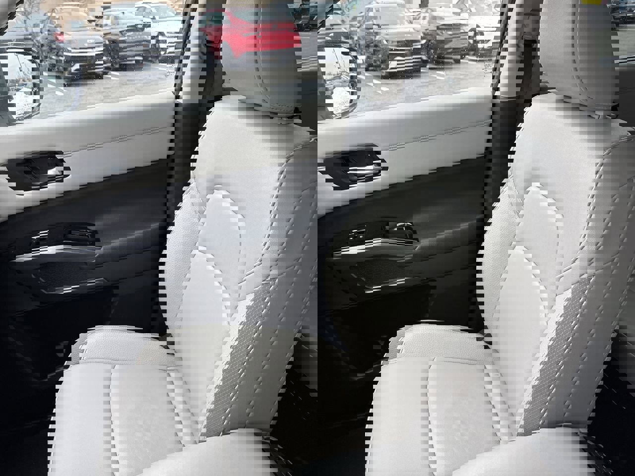 Used 2024 Nissan Pathfinder SL image 21