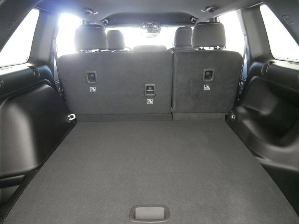 Certified 2024 Jeep Grand Cherokee Laredo w/ Luxury Tech Group I image 29