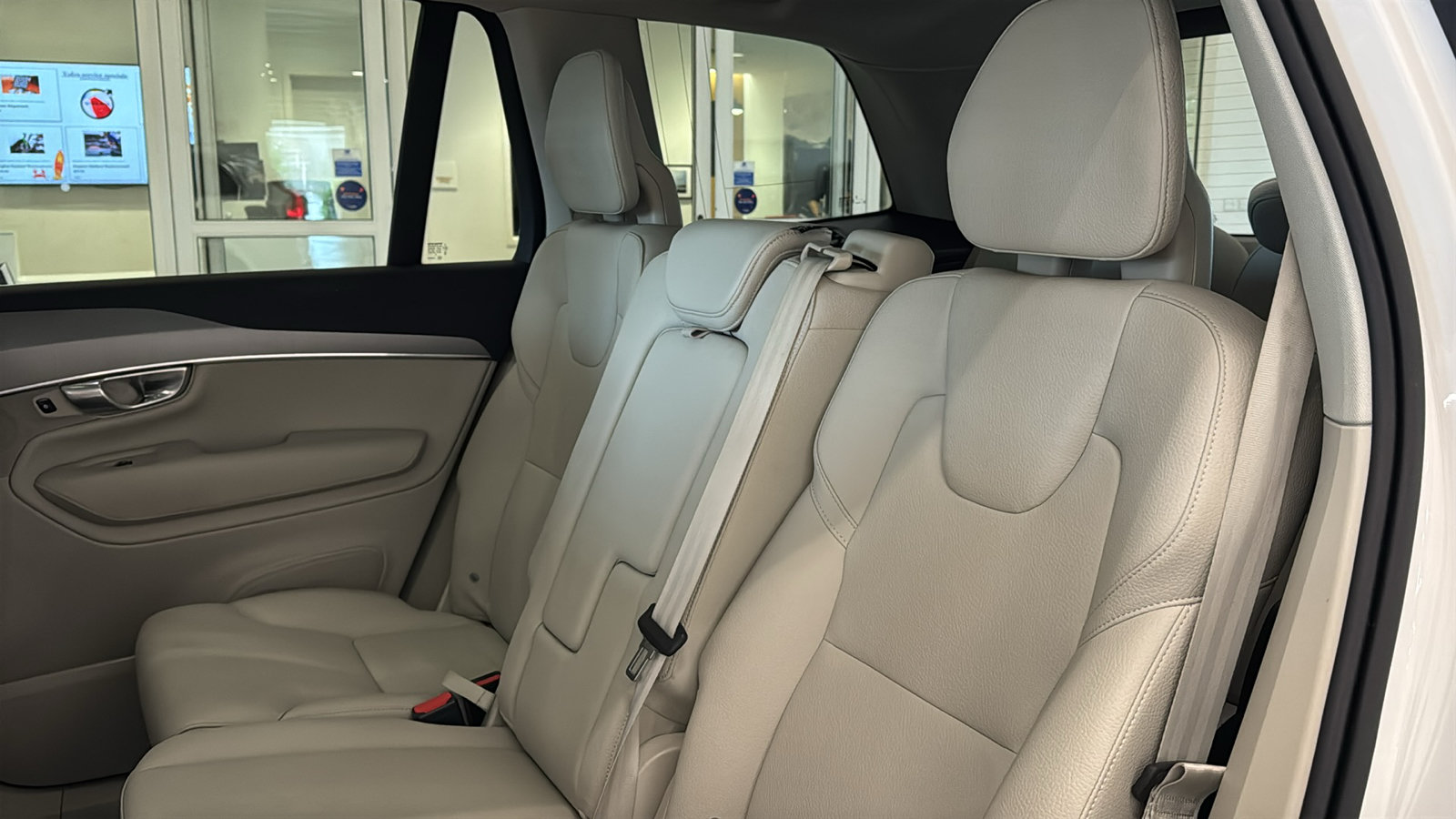 Used 2024 Volvo XC90 B5 Core w/ Protection Package Premier AWD/4WD image 26