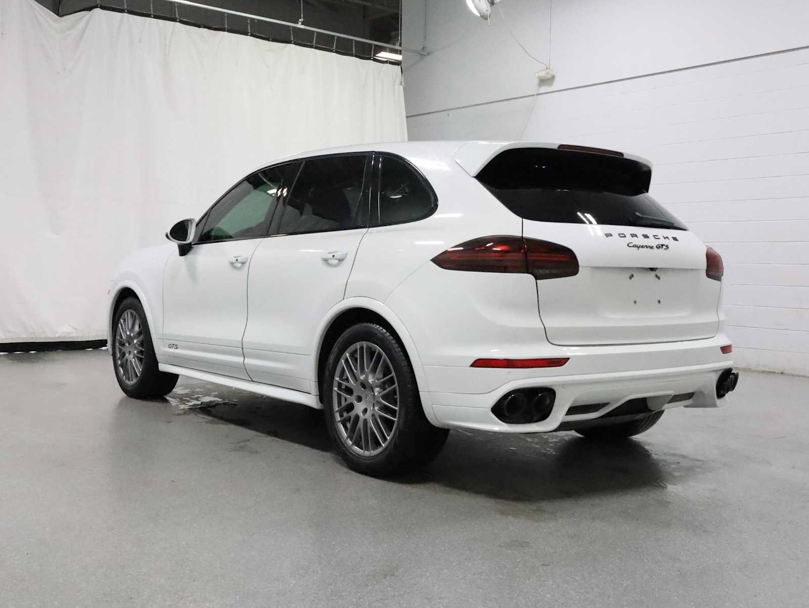 Used 2016 Porsche Cayenne GTS AWD/4WD image 3