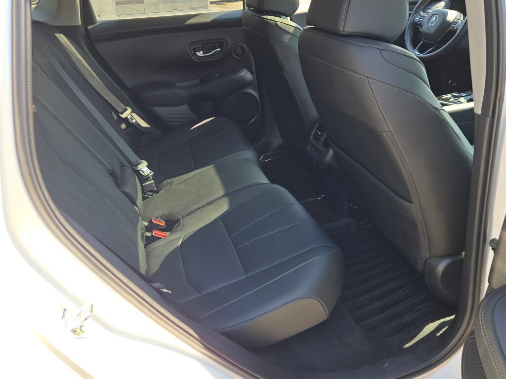 Used 2025 Acura ADX AWD image 11
