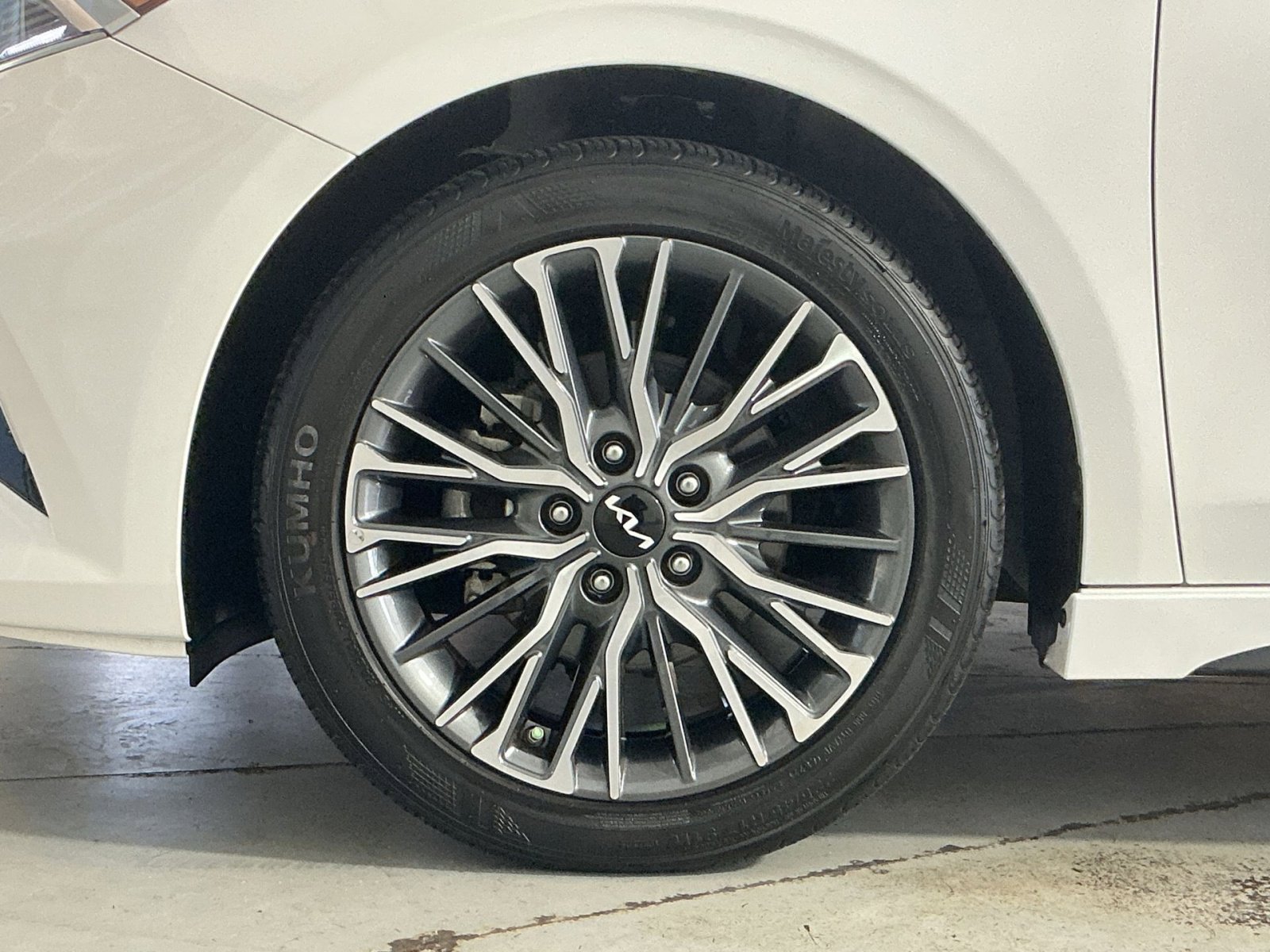 Used 2023 Kia Forte GT-Line w/ GT-Line Premium Package image 13