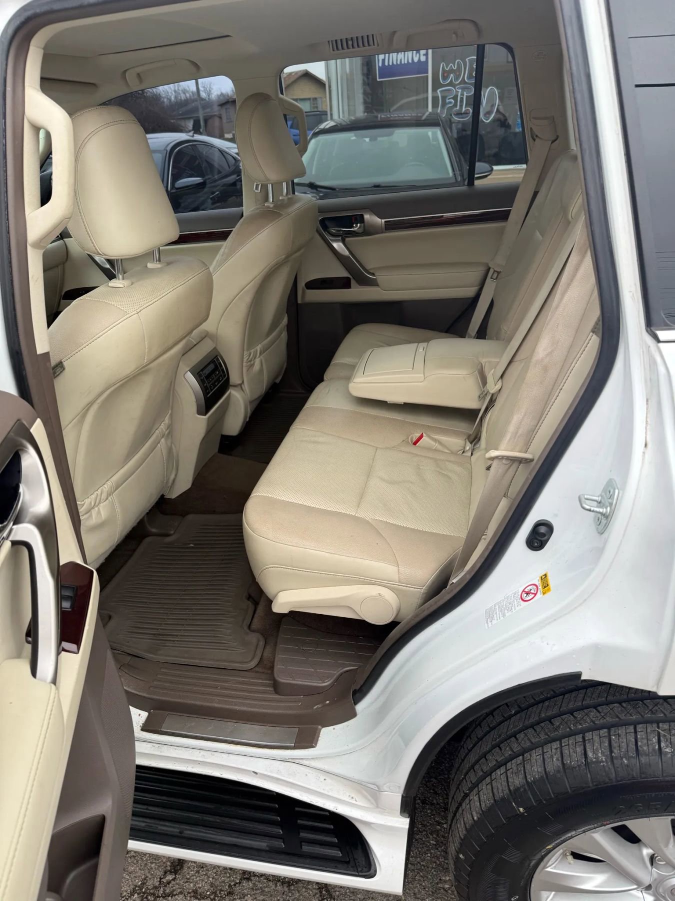 Used 2015 Lexus GX 460 w/ Premium Package image 18