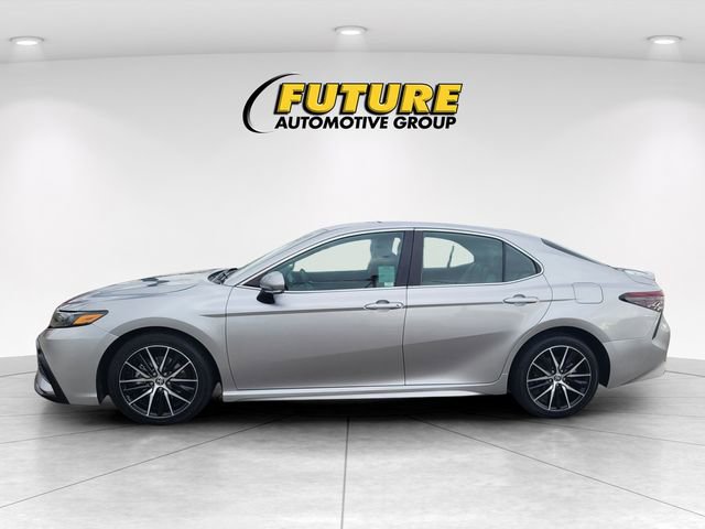 Used 2023 Toyota Camry SE image 6
