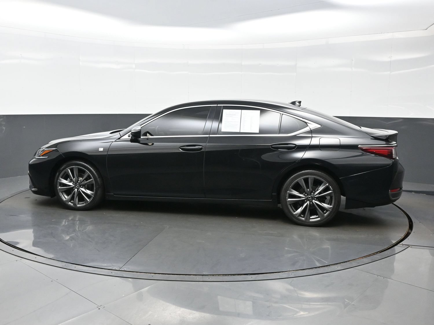 Used 2021 Lexus ES 250 F Sport w/ Accessory Package 2 AWD/4WD image 4