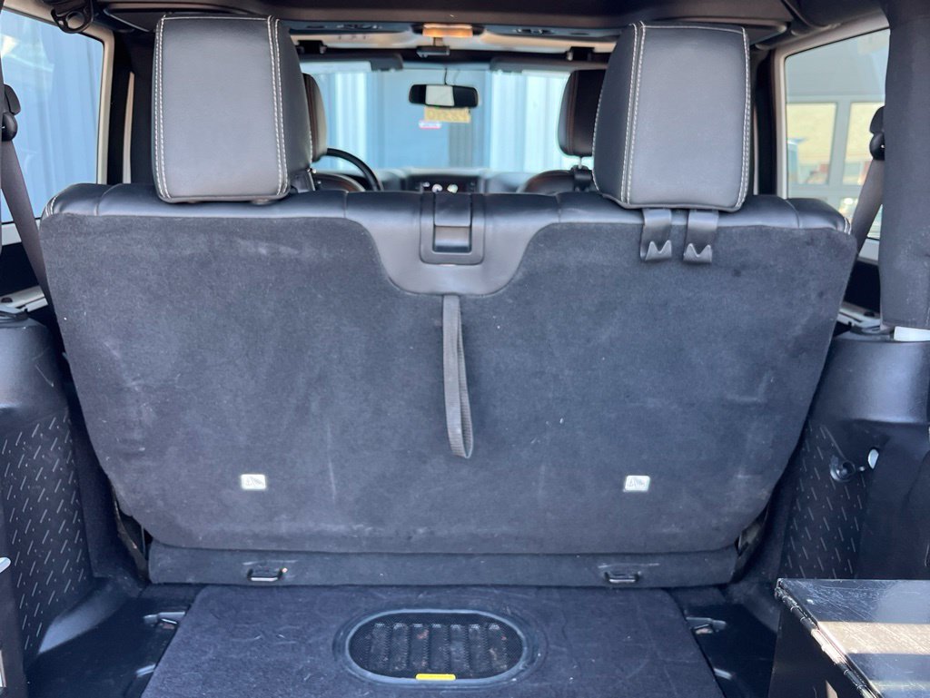 Used 2017 Jeep Wrangler Rubicon AWD/4WD image 35
